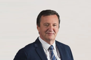 KADRİ TARIK ÖZÇELİK	
